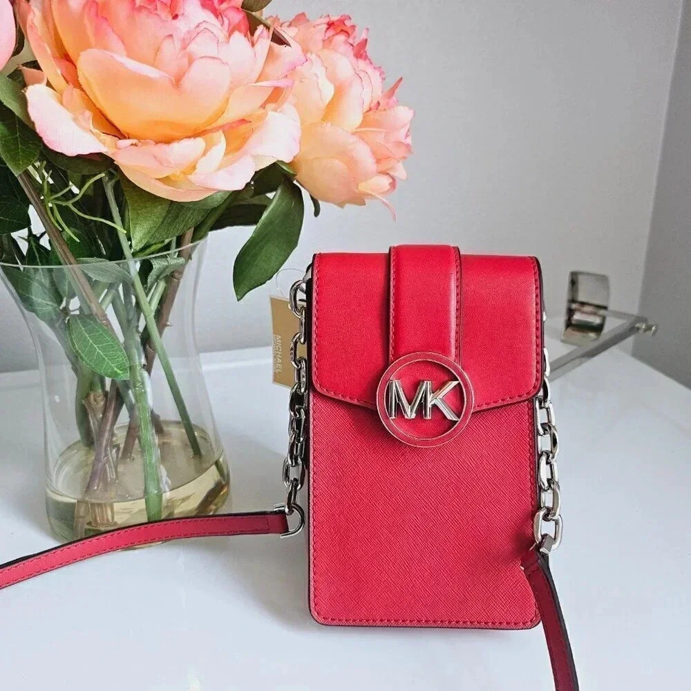 Michael Kors phone crossbody - Picture 1 of 6